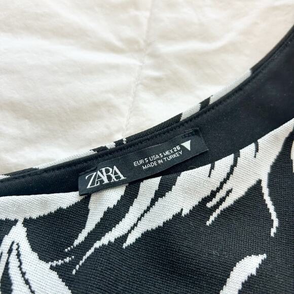 Zara Black White Palm Print One Shoulder Crop Top Women’s Size Small - Picture 6 of 9